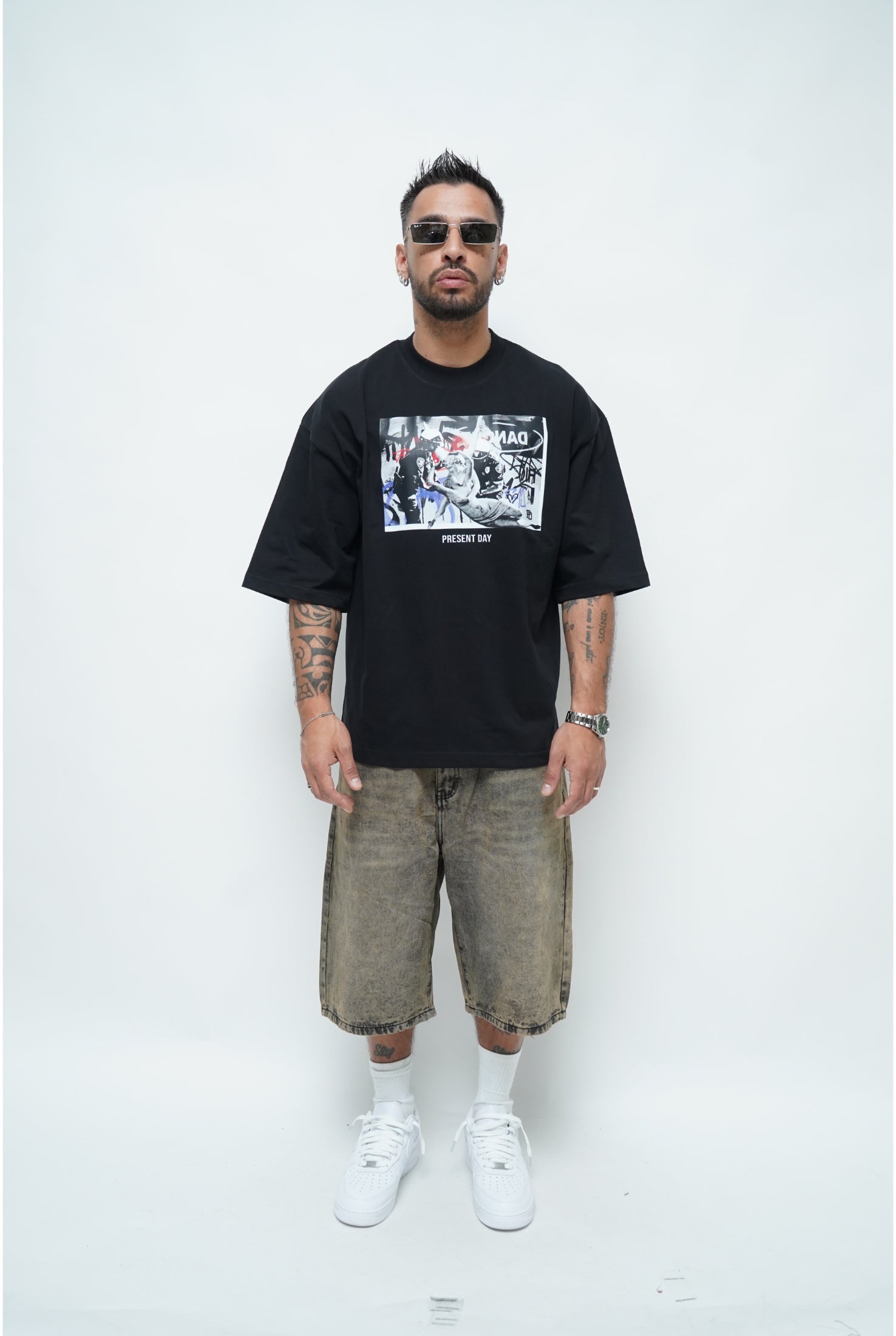 T-shirt PRESENT DAY stampa