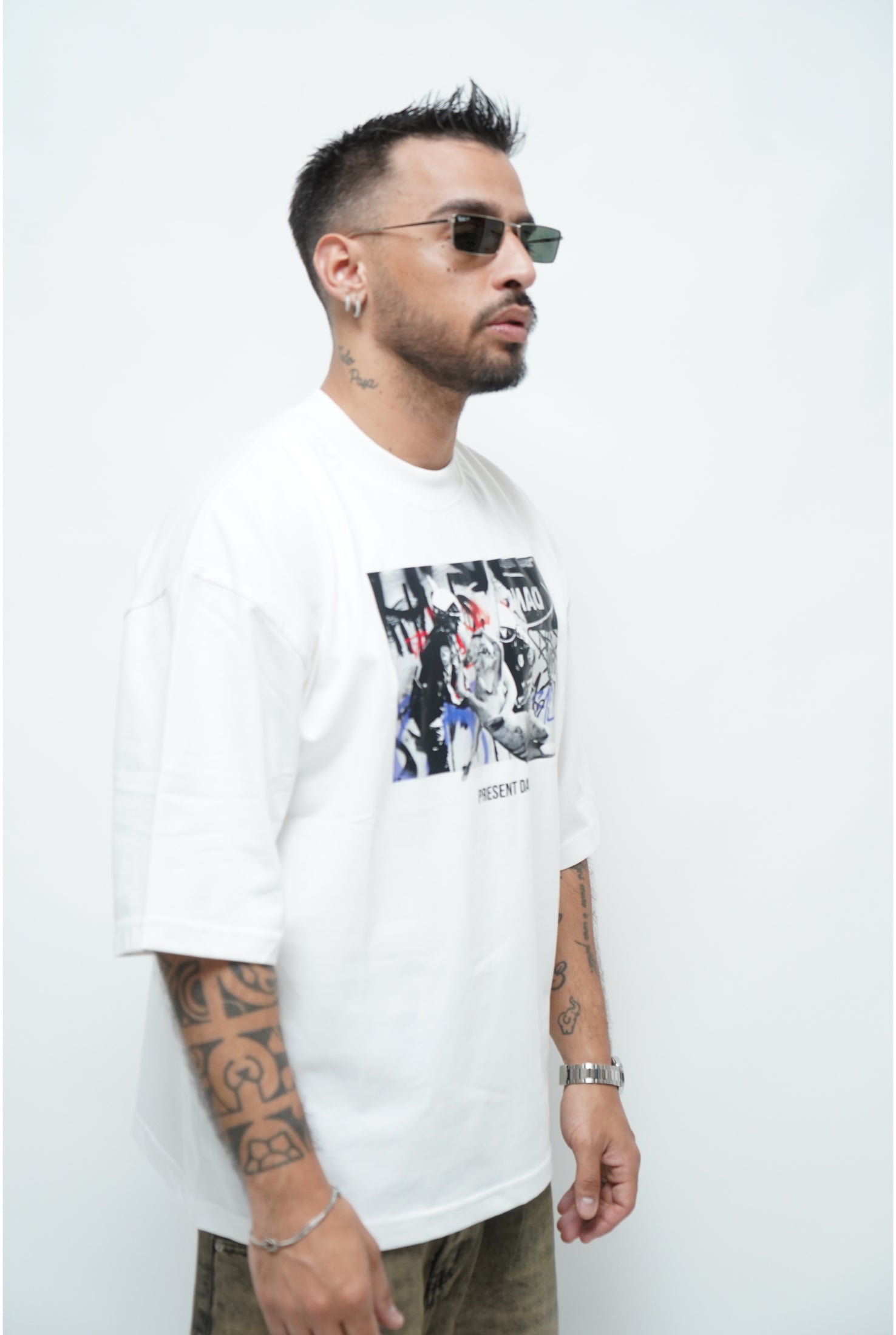 T-shirt PRESENT DAY stampa