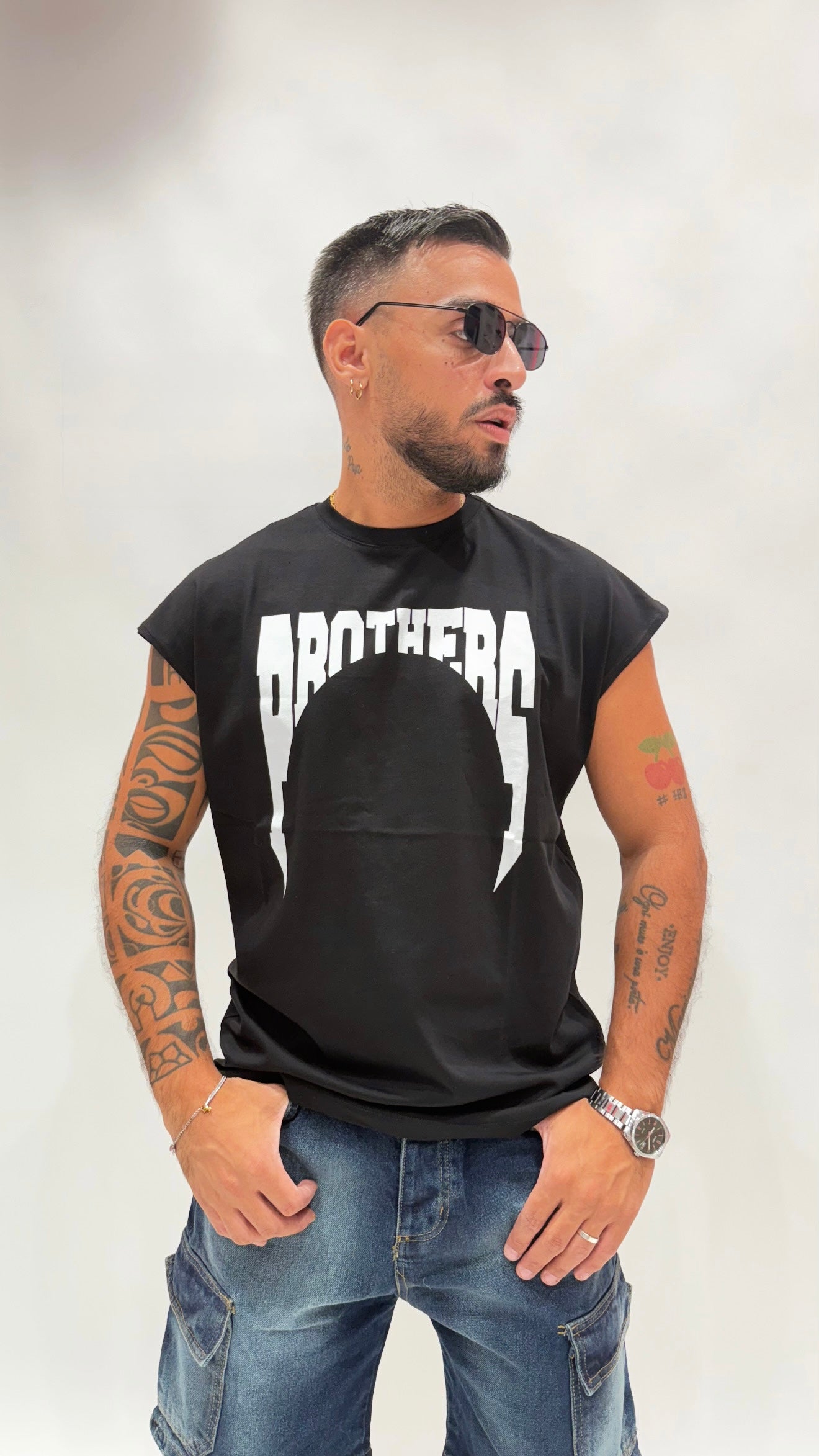 T-shirt smanicata Brothers