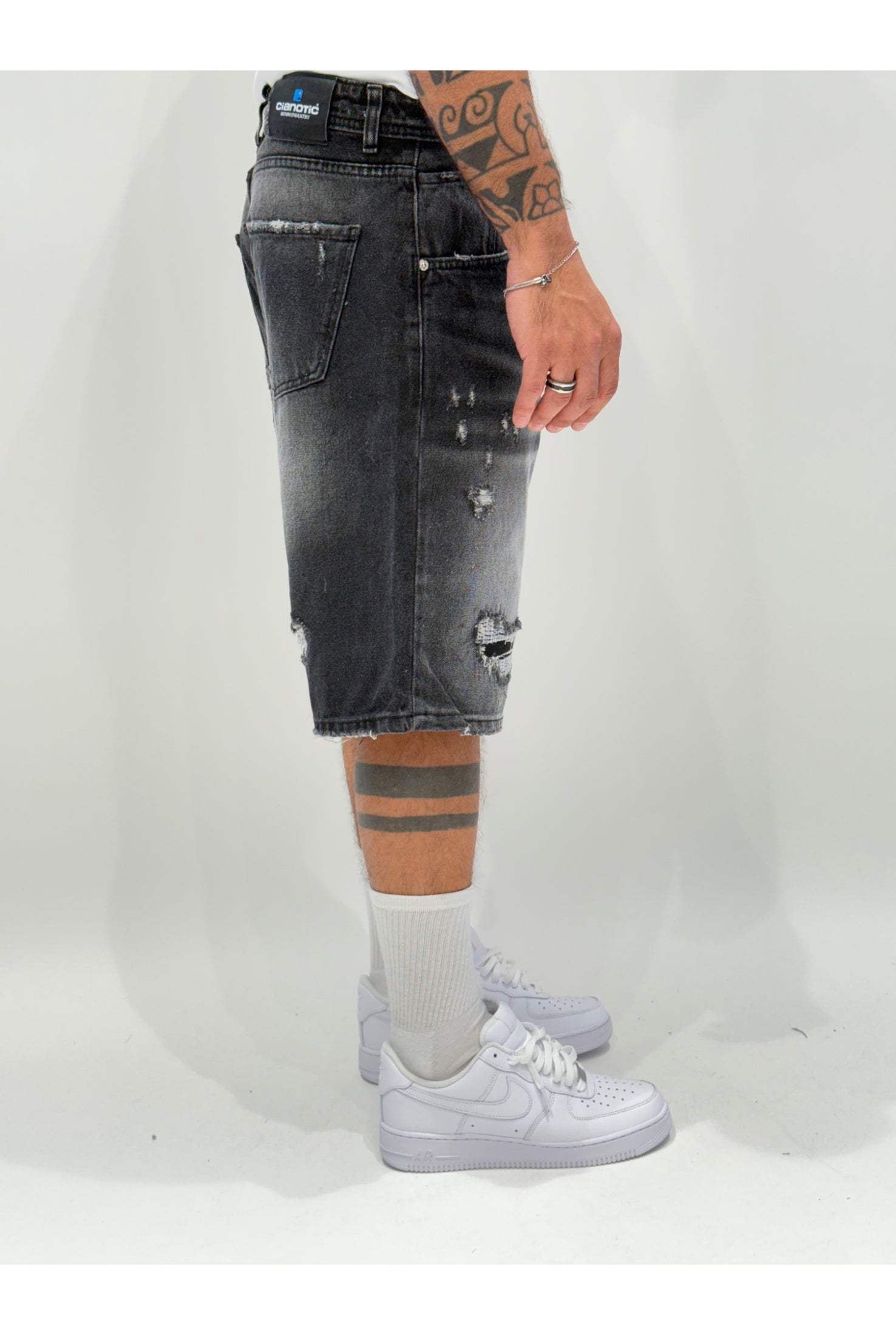Jeans CIANOTIC short BV black