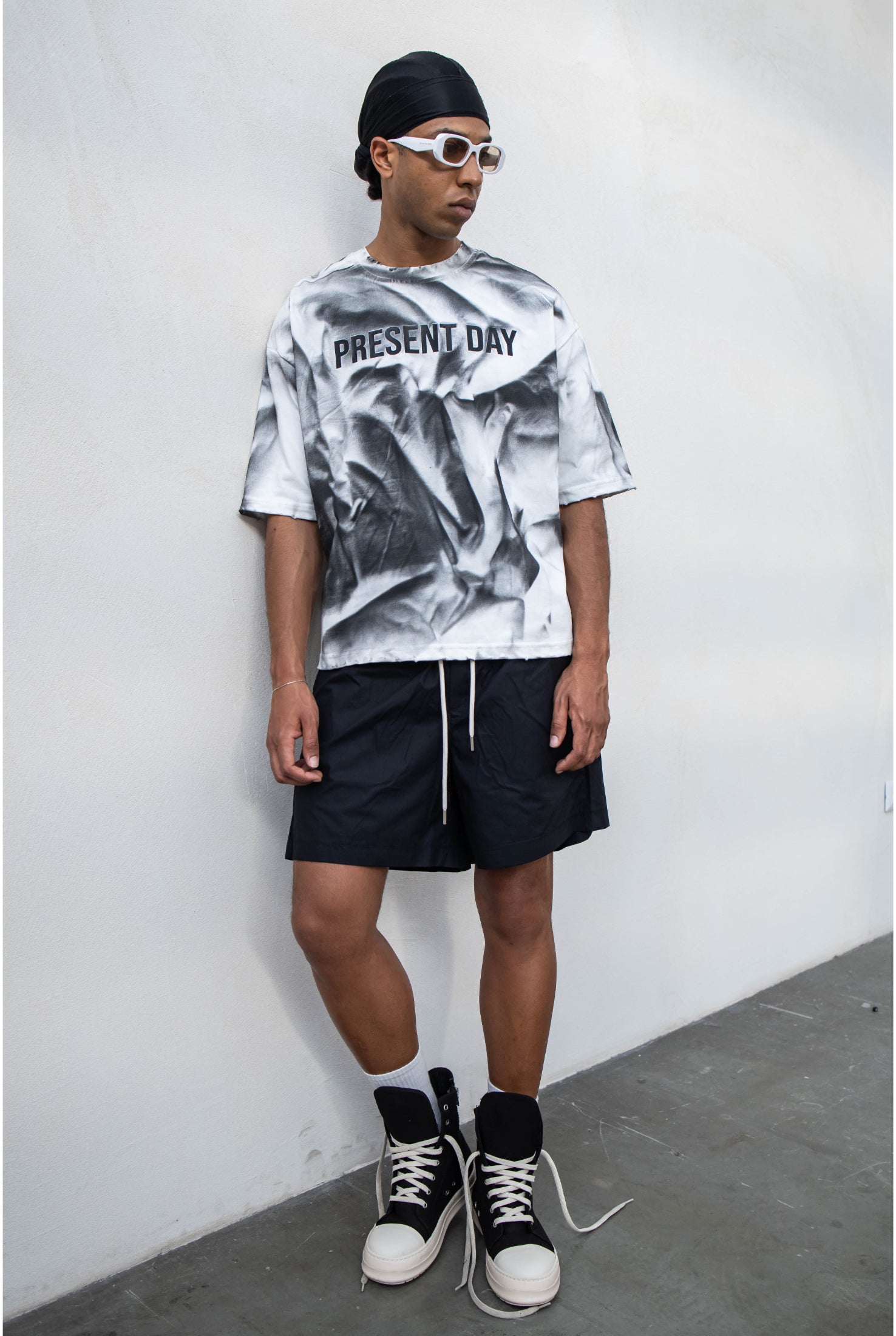 T-shirt PRESENT DAY crop brik