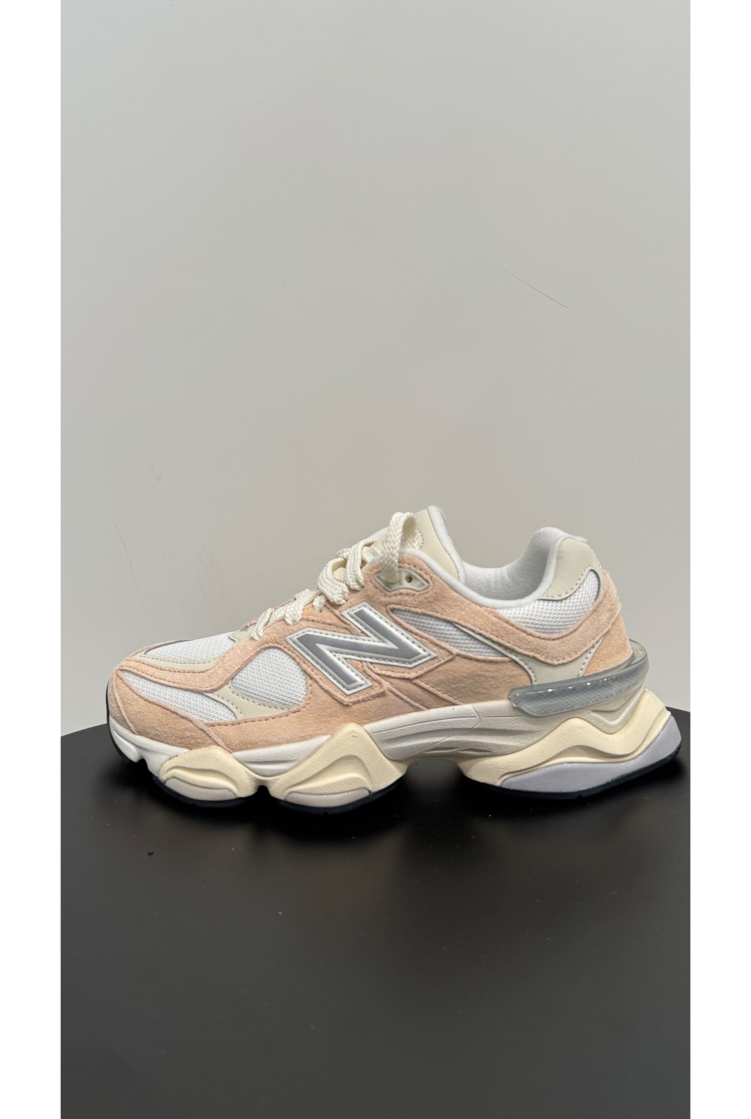 New Balance 9060 WNA