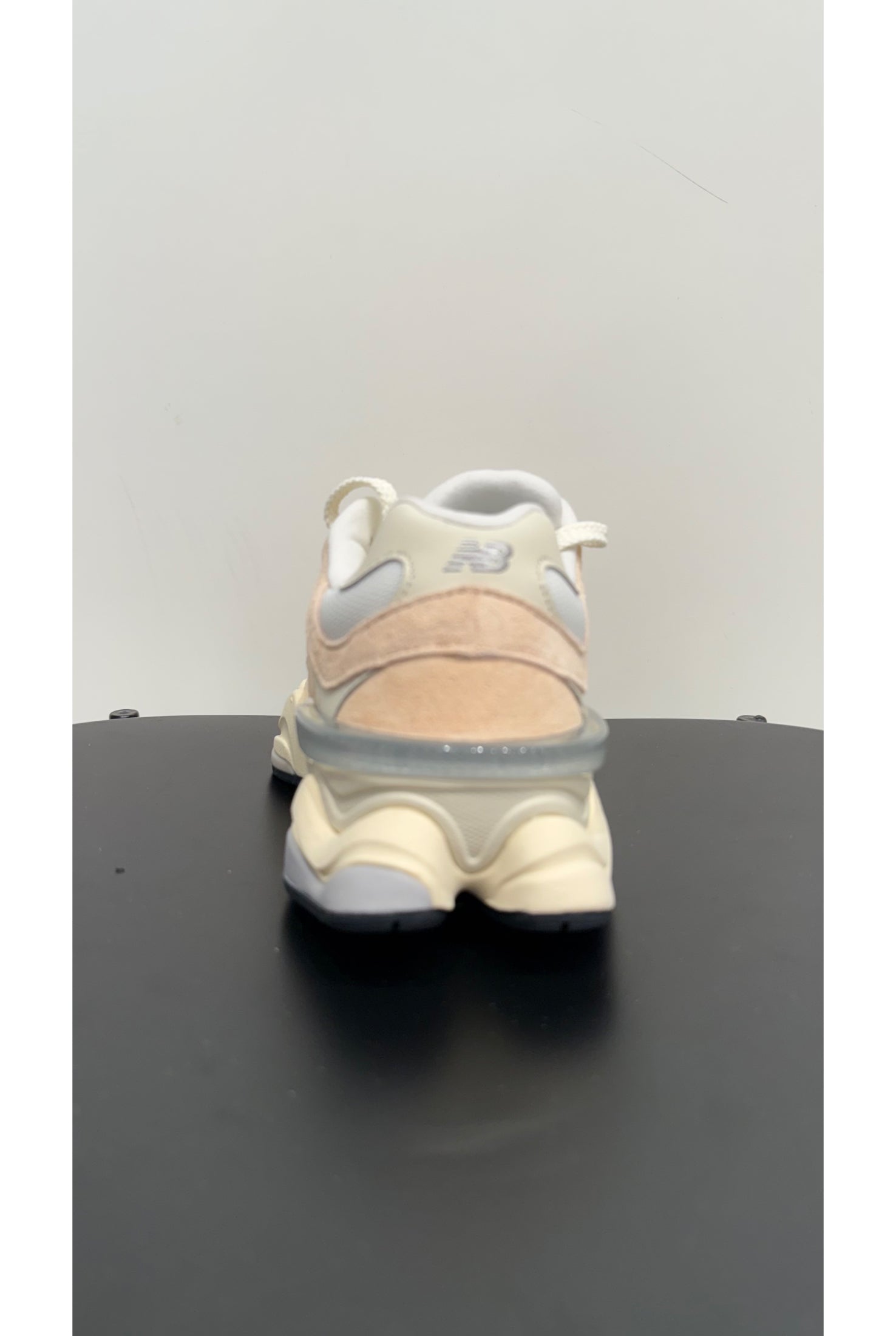 New Balance 9060 WNA