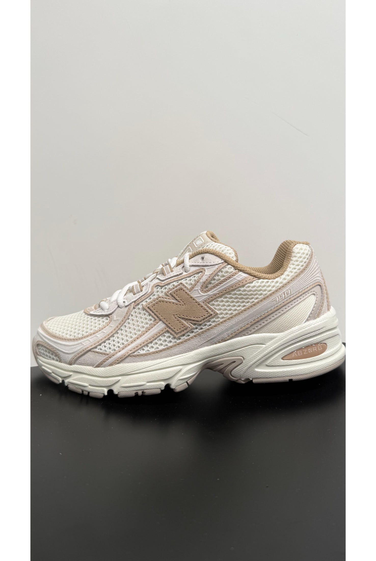 New Balance 740