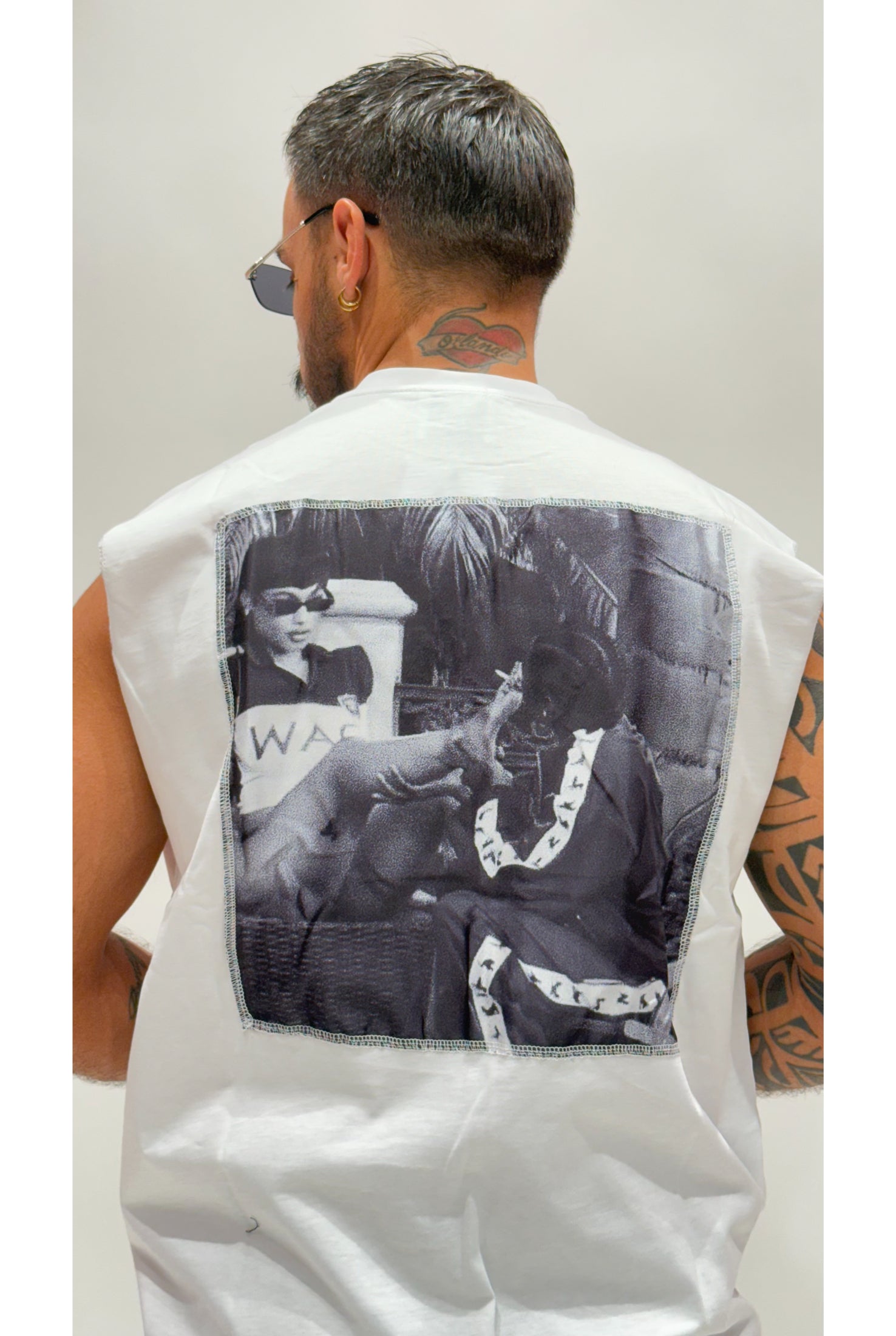 T-shirt smanicata KAM X