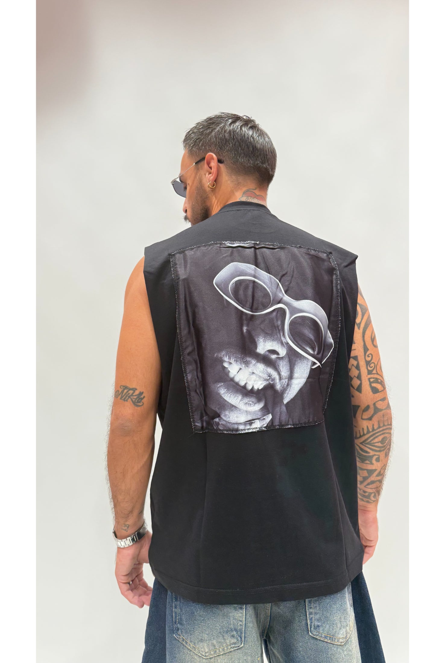 T-shirt smanicata KAM X
