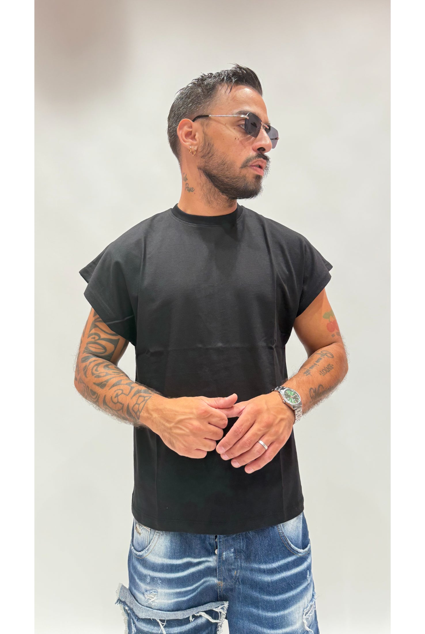 T-shirt smanicata BASIC