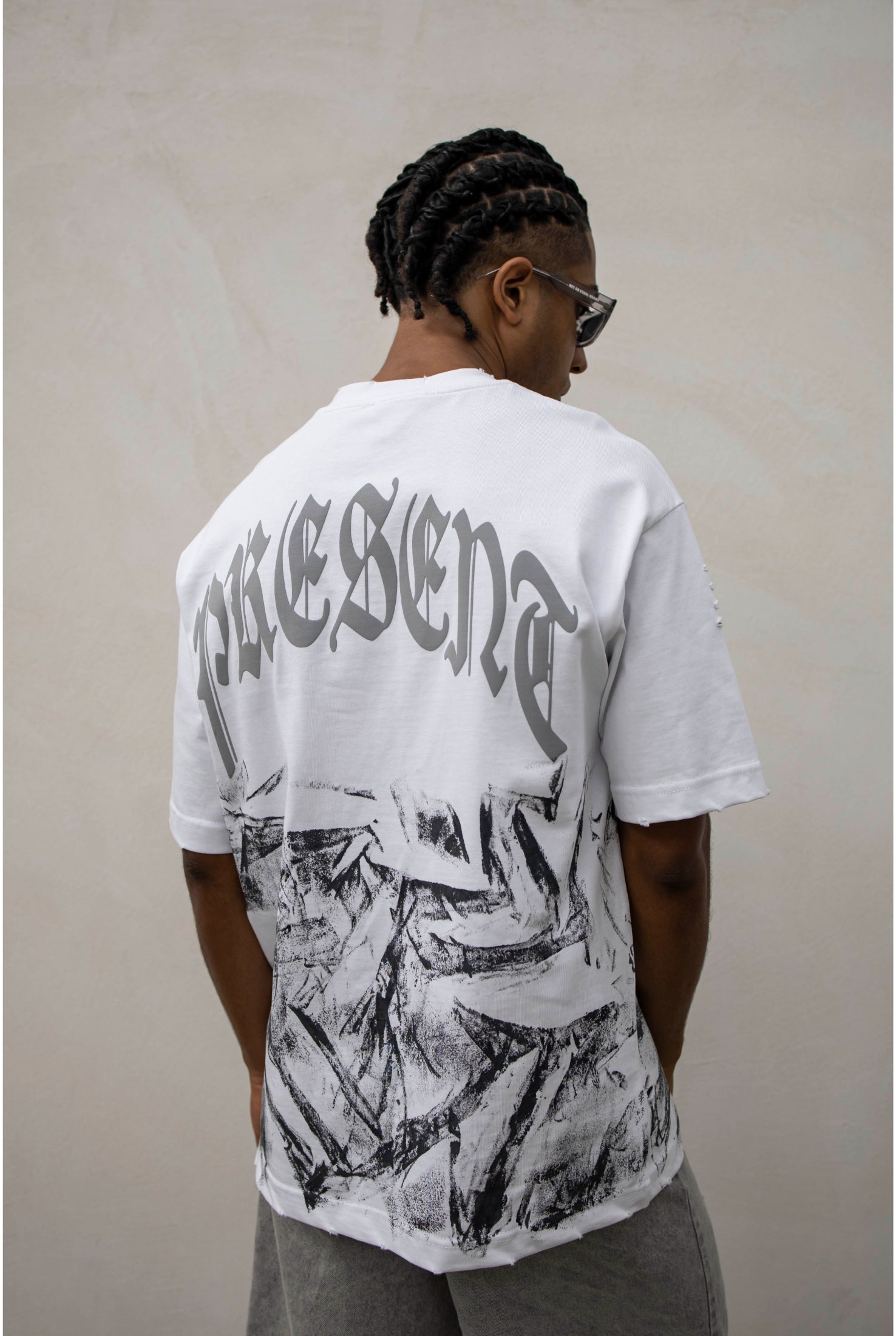 T-shirt PRESENT DAY Gotic