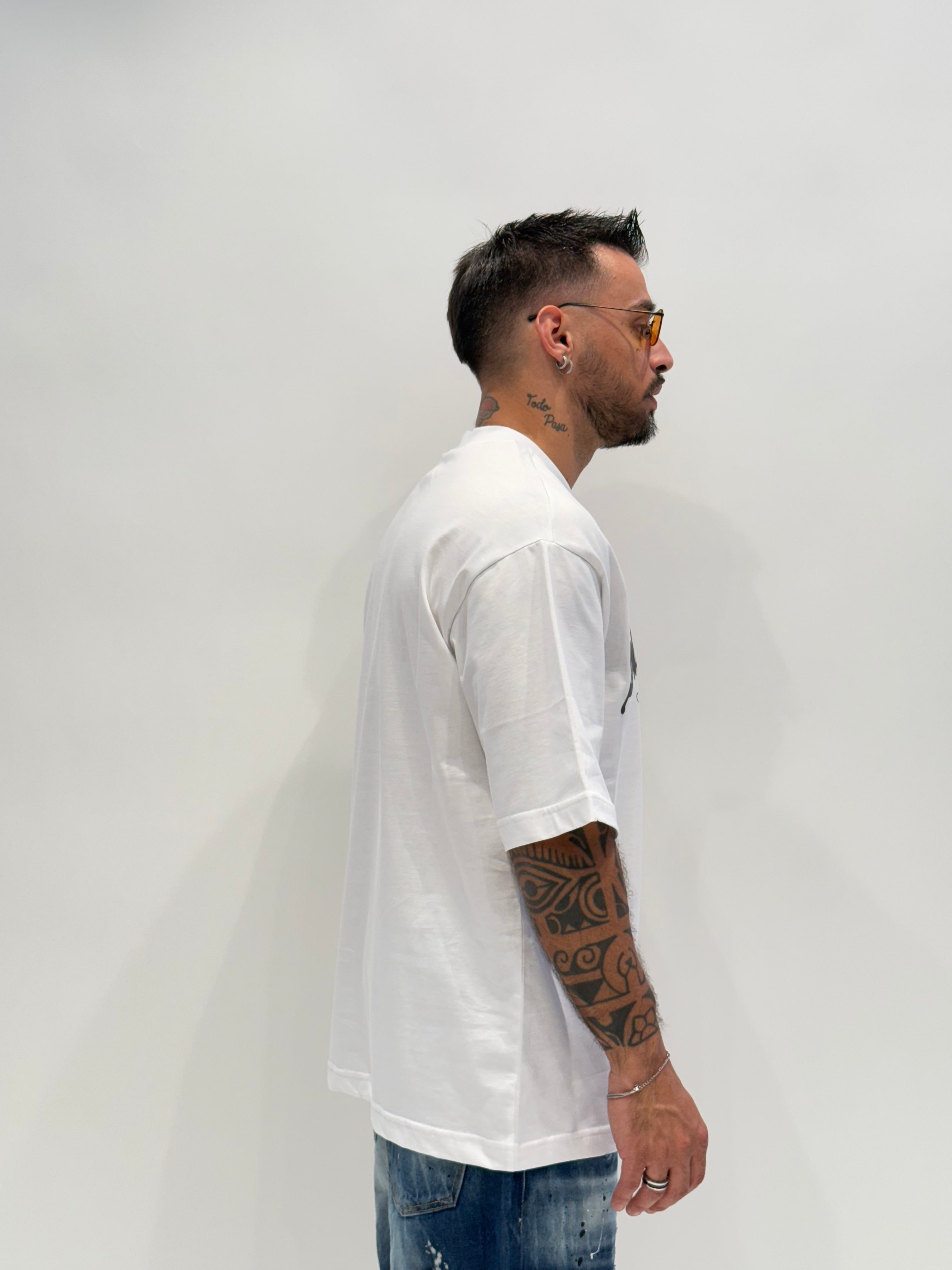 T-shirt TOKYO Stampa Saint Society ( 2 colori )