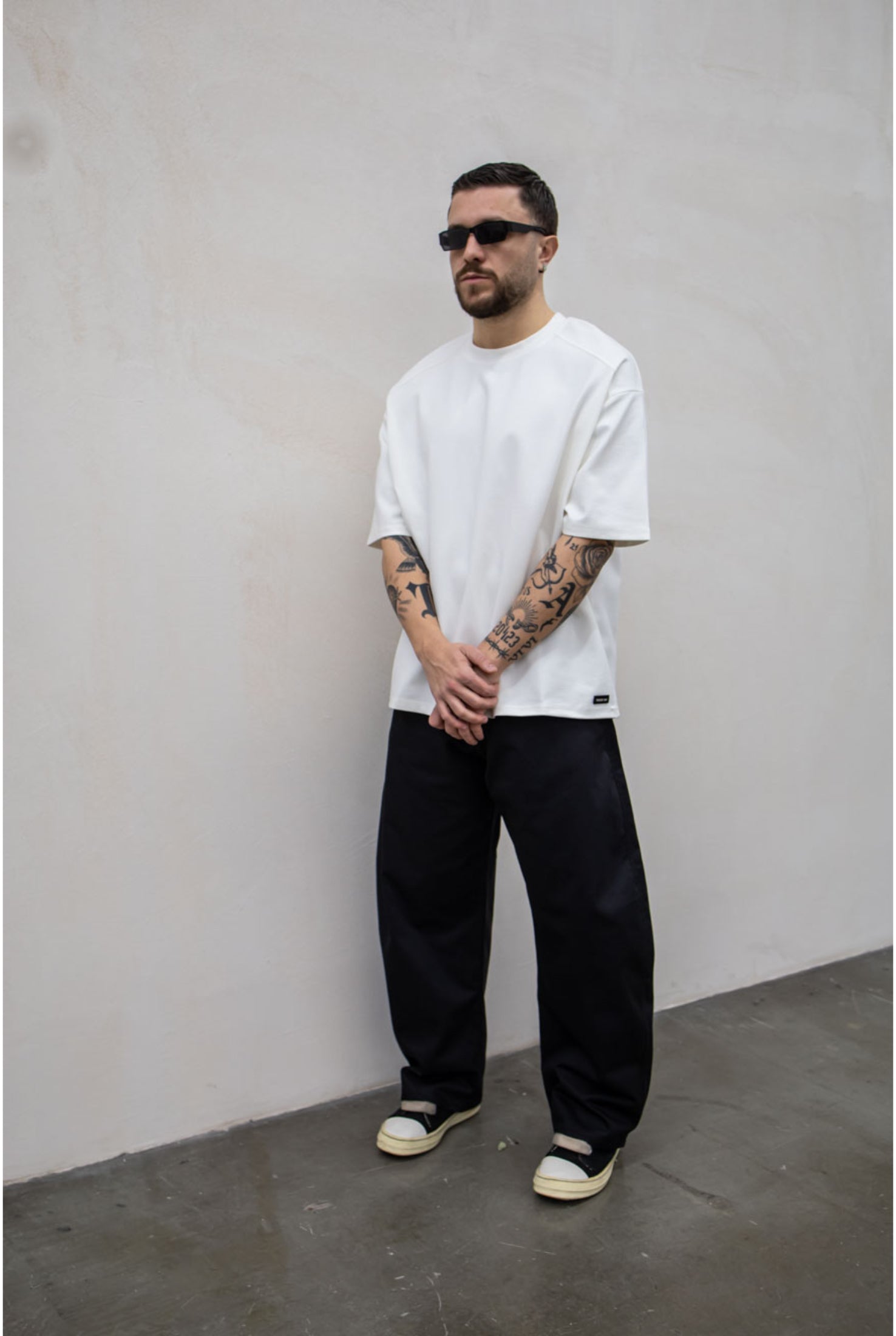 T-shirt PRESENT DAY point ( vari colori )