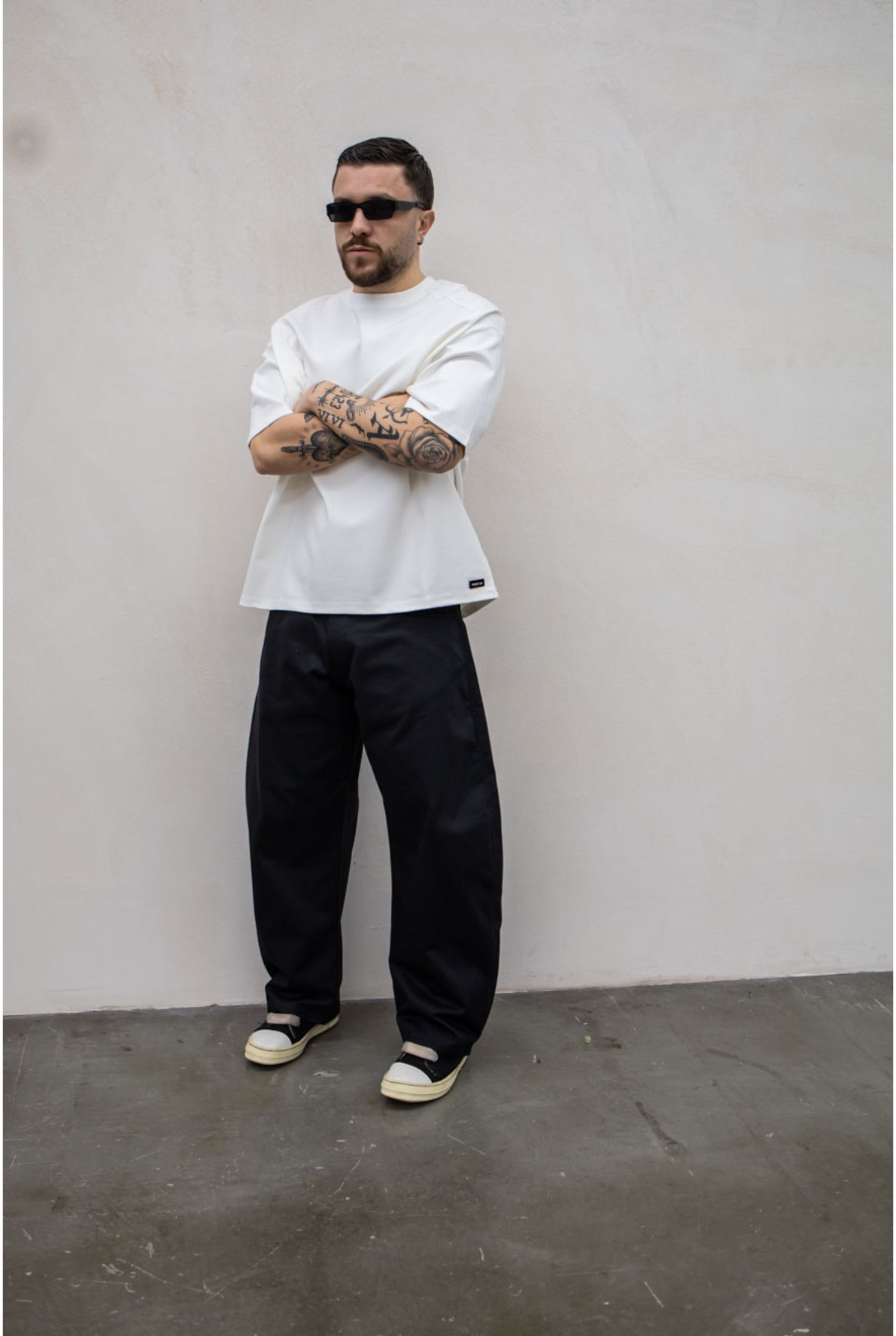 T-shirt PRESENT DAY point ( vari colori )