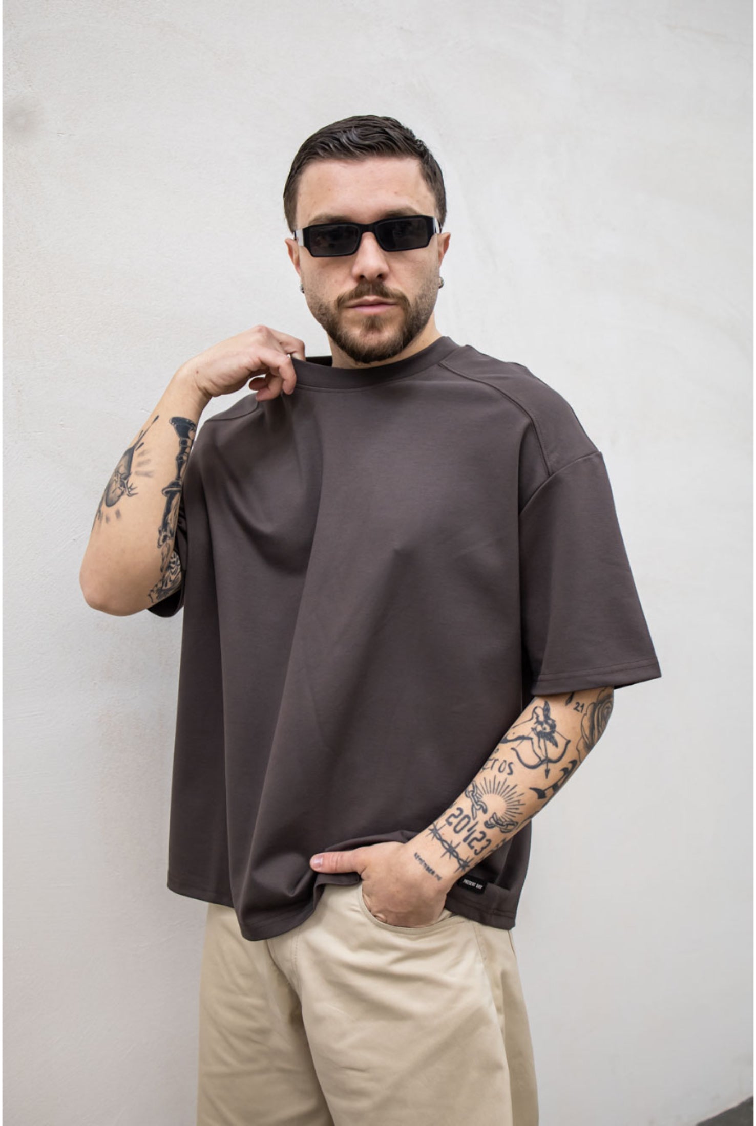 T-shirt PRESENT DAY point ( vari colori )