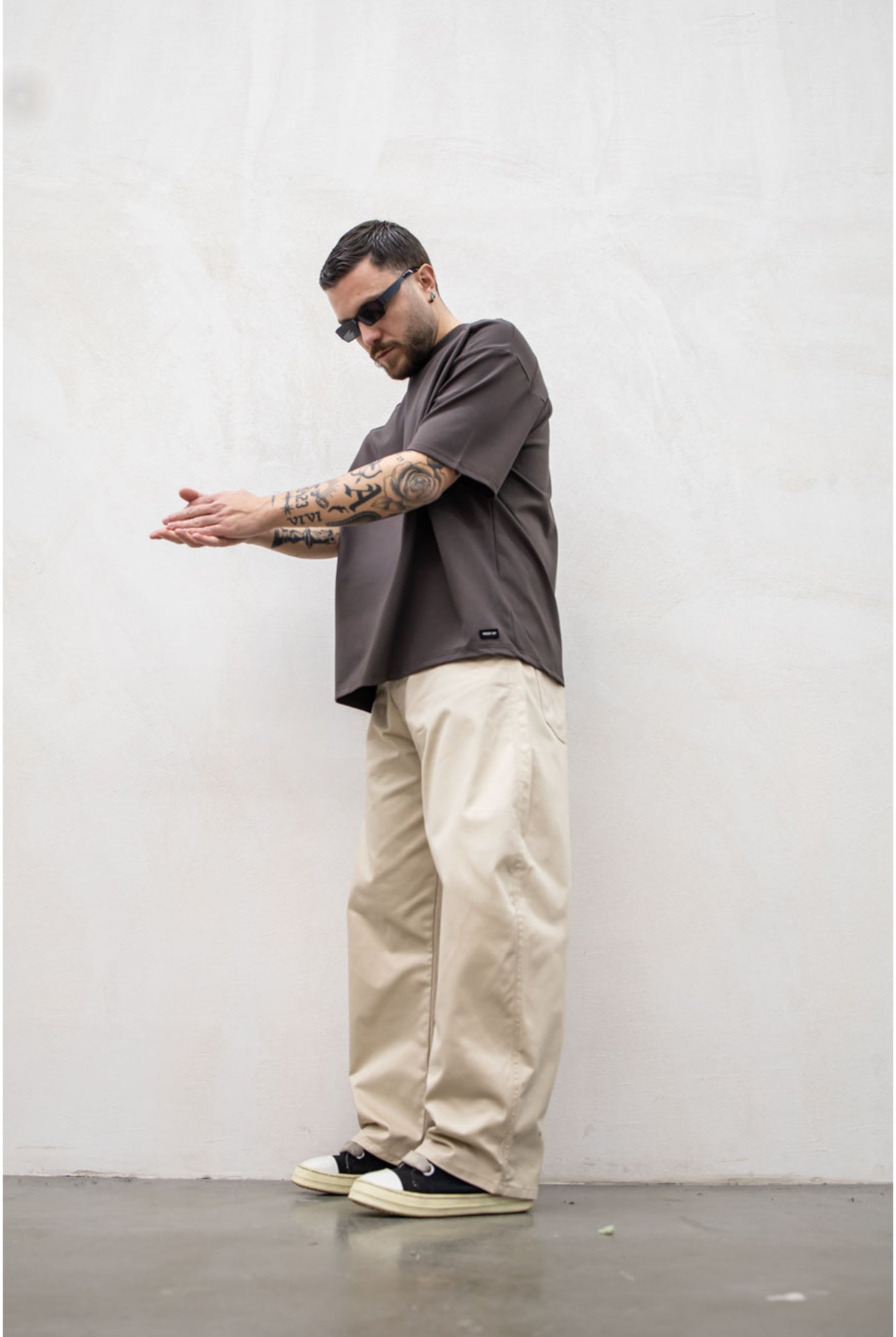 T-shirt PRESENT DAY point ( vari colori )