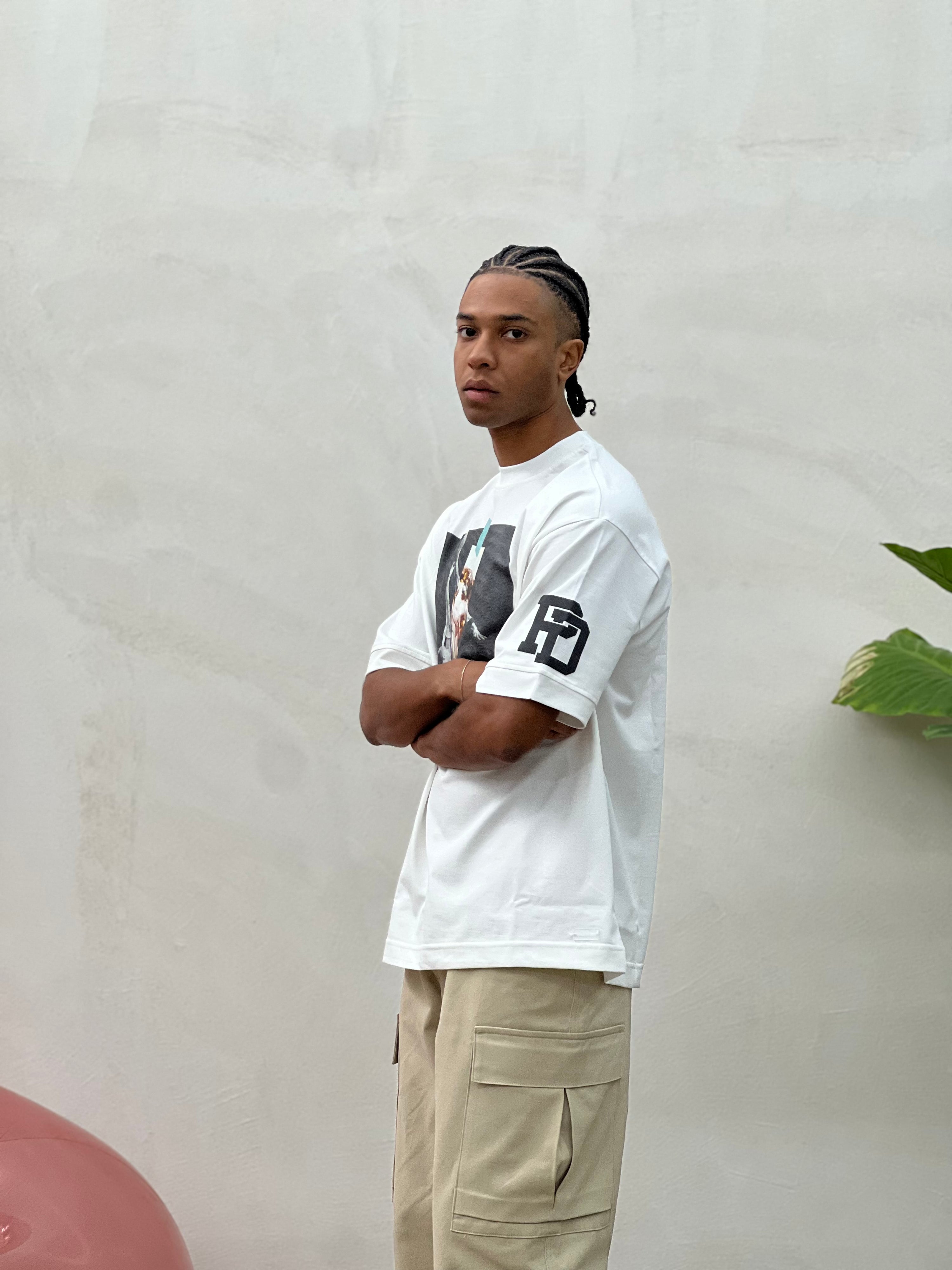 T-shirt pesante con grafica art 02 PRESENT DAY