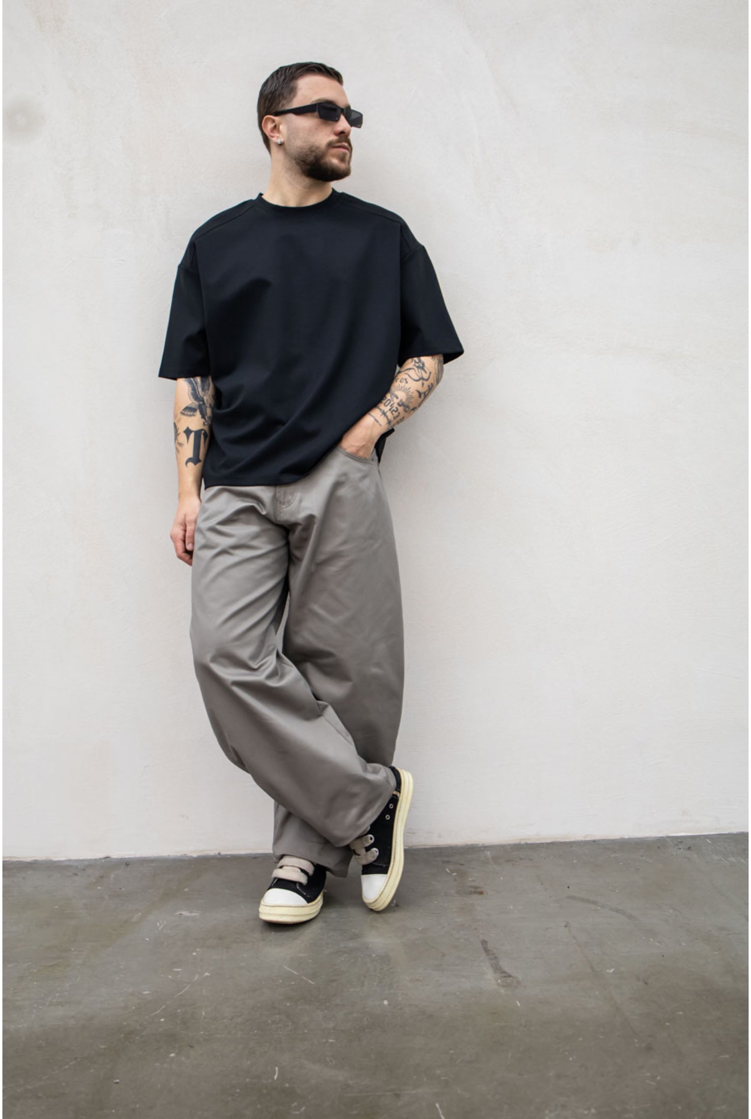 T-shirt PRESENT DAY point ( vari colori )