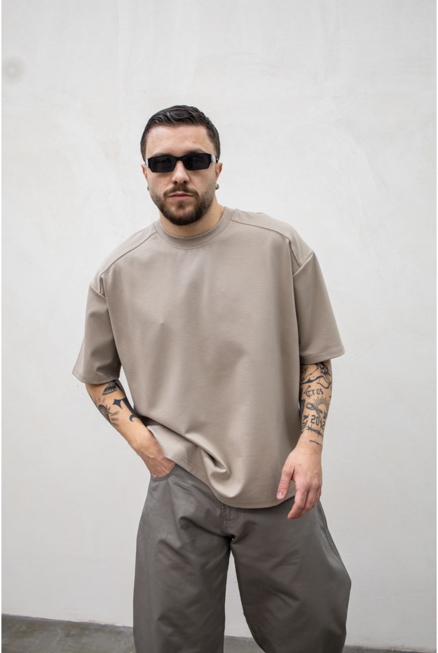 T-shirt PRESENT DAY point ( vari colori )